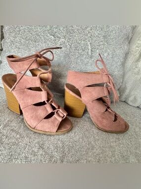 Qupid Women's Lace-Up Suede Peep Toe Sandals - Blush Pink